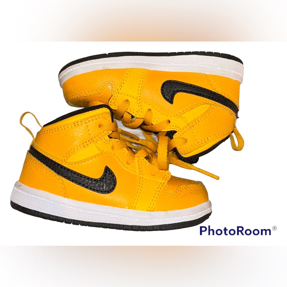 Jordan 1s black and gold